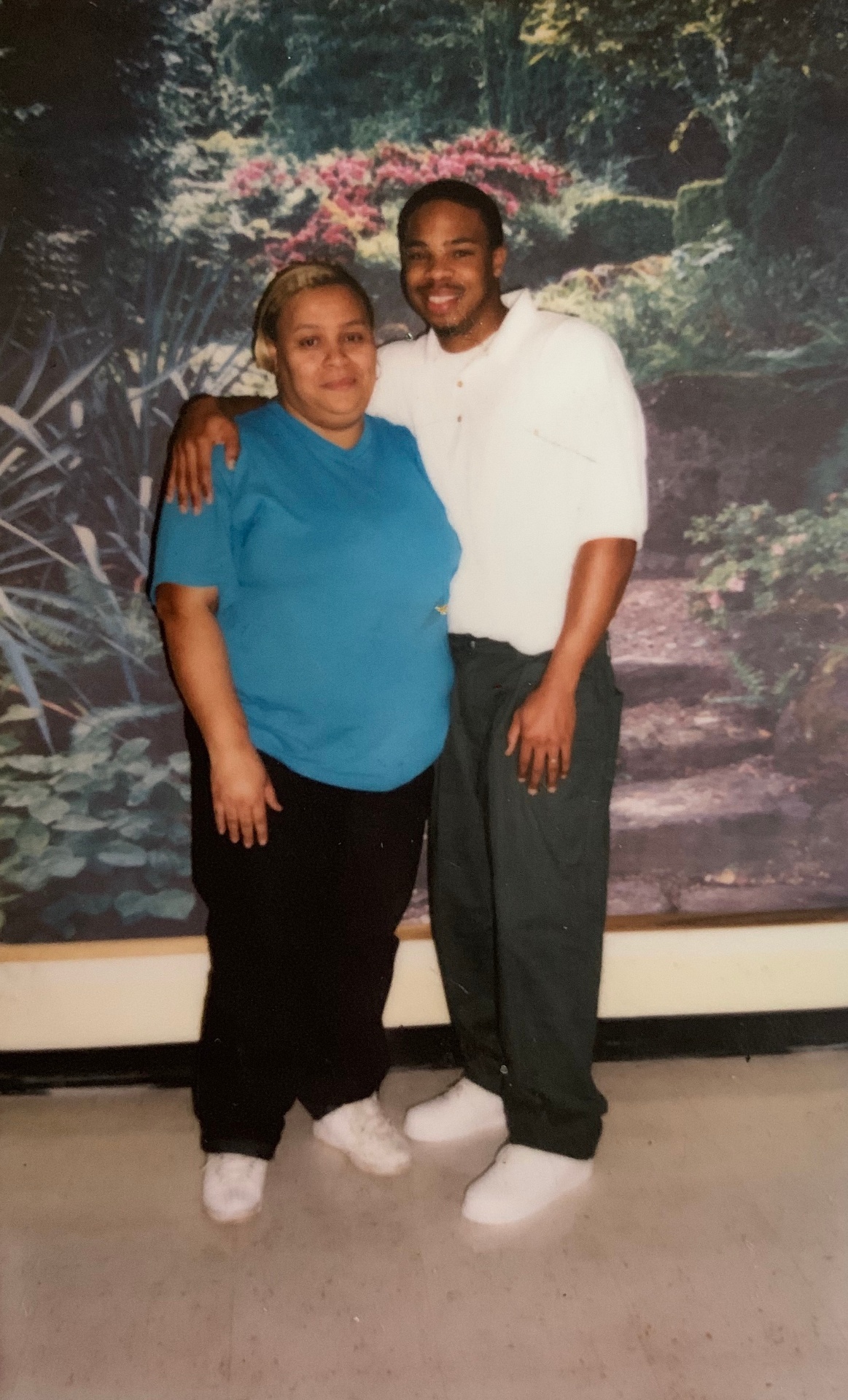Antoine with his mother during a prison visit